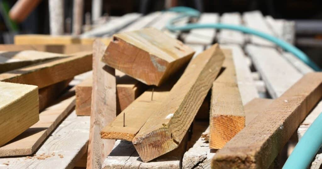 Top 10 Scaffolding Parts All Builders Should Know for Safe Construction 2 Scaffolding planks are the surfaces on which workers stand while performing tasks.